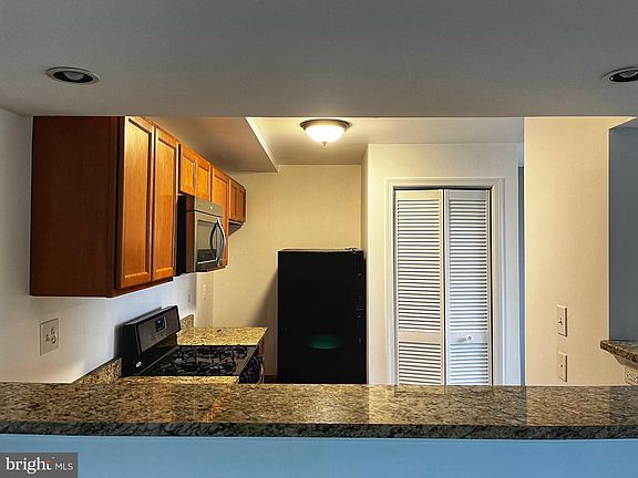 2nd image of 2514 Markham Ln APT 1