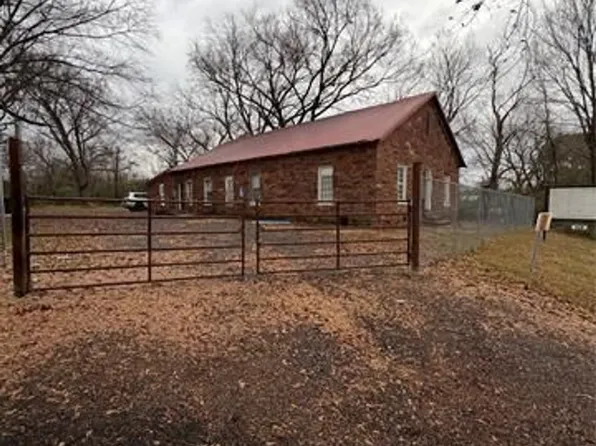 607 SE 3rd St, Antlers, OK 74523