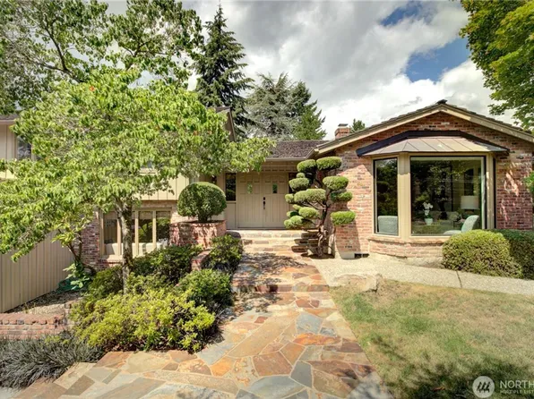 9020 NE 34th St, Bellevue, WA 98004
