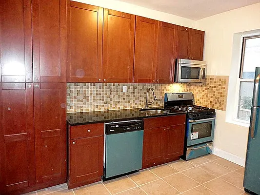 Sold by Merit Group & Associates | media 27