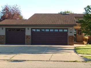 1949 Billings Dr, Bismarck, ND 58504