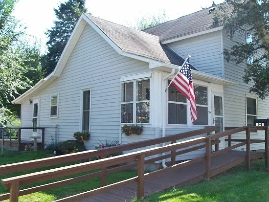 504 S Main St photo 1