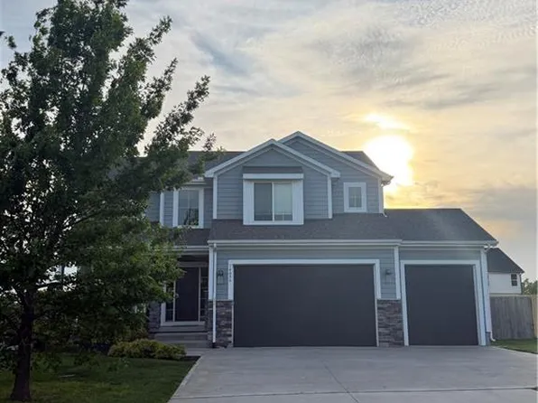 14096 S Landon St, Olathe, KS 66061