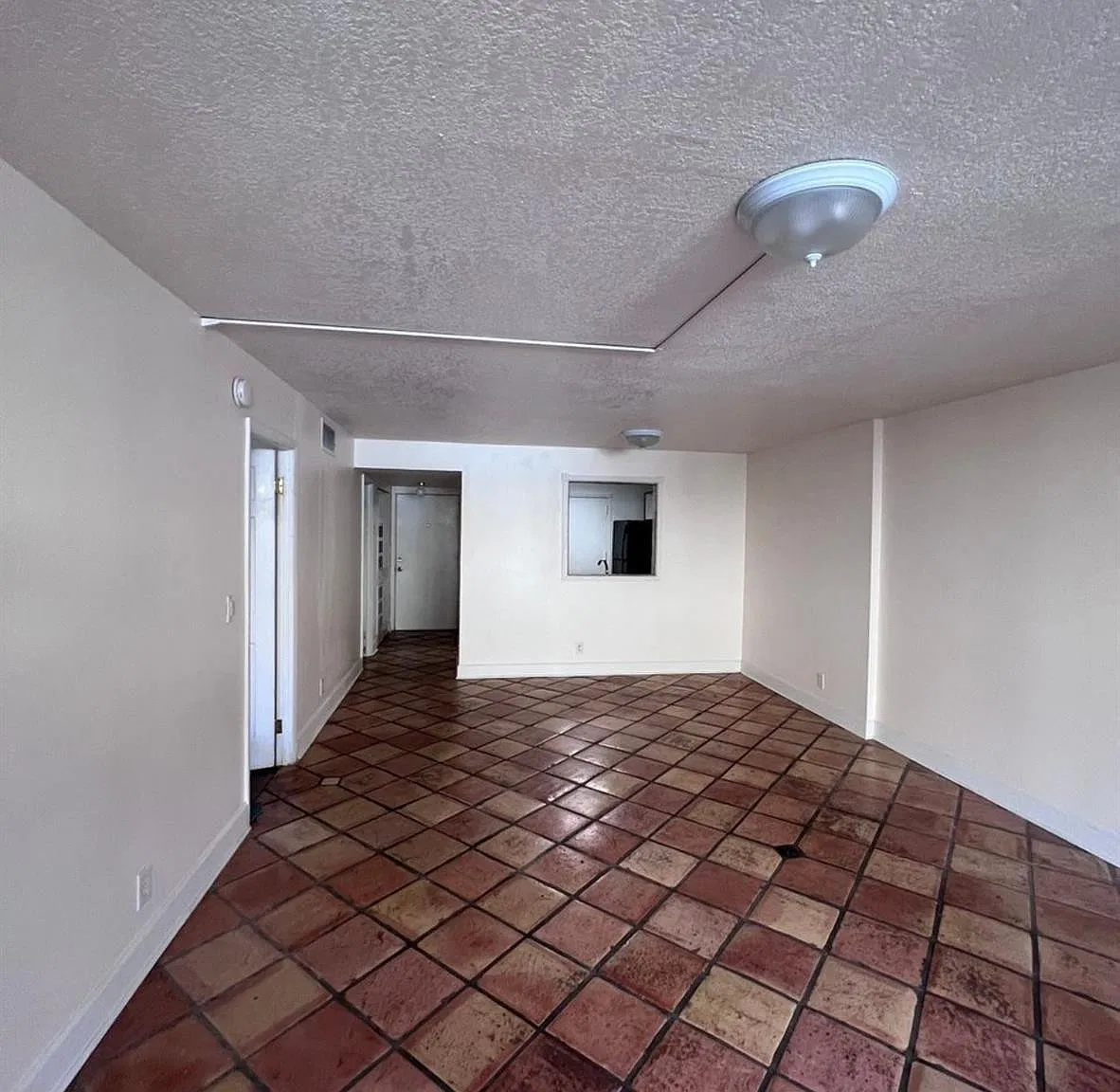 1 bed, 1.5 bath, 940 sqft, $1,600 — Photo 4
