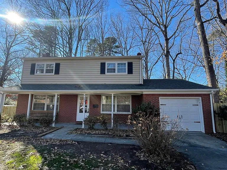 235 Thomas Nelson Ln — Photo 1