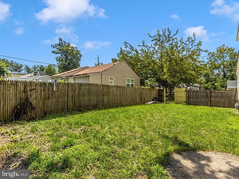 903 Minna Ave — Photo 7