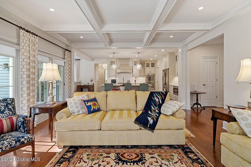 4th image of 815 Waldens Pond Road