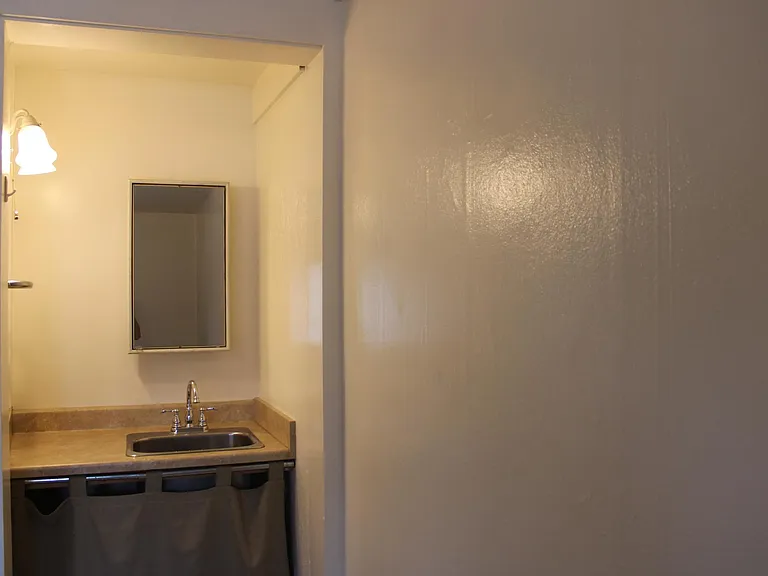 319 E Spruce St #6 — Photo 8