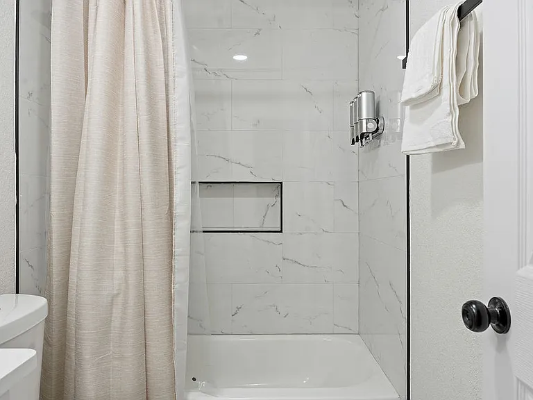 2127 Wheaton Dr — Photo 39