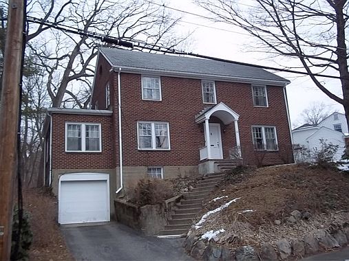 2nd image of 32 Grantland Rd