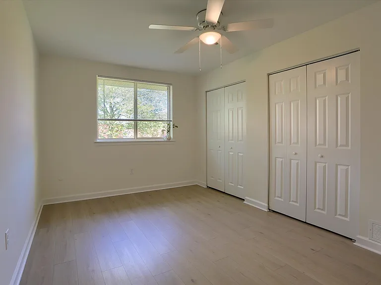 Twin Lakes Apartments — Photo 14