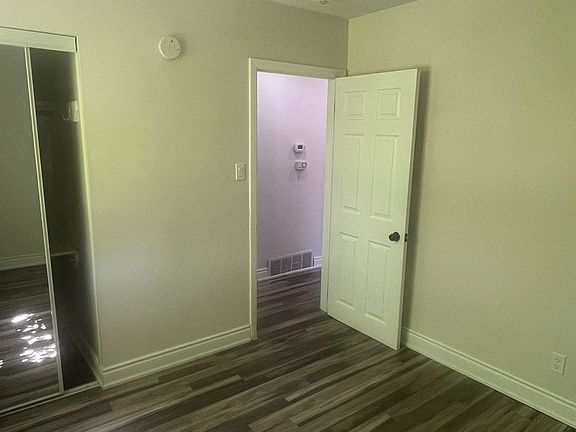 5th image of 75 McMurchy Ave S