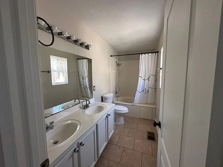 2139 Altura Verde Ln NE — Photo 18