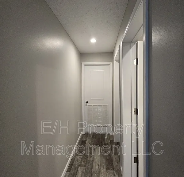 501 S Edwards Ave #1 — Photo 38