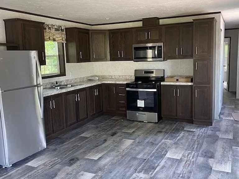 551 Lauschtown Rd #7 — Photo 2