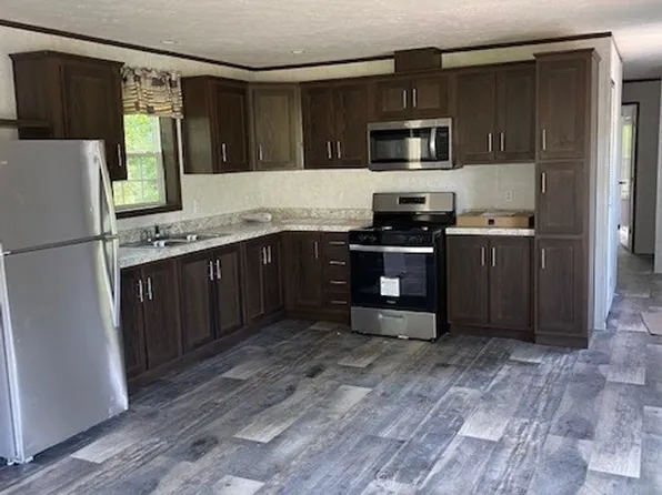 551 Lauschtown Rd Trailer 7, Denver, PA 17517