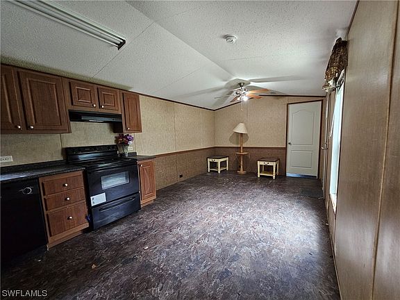 2nd image of 670/558 Francis St