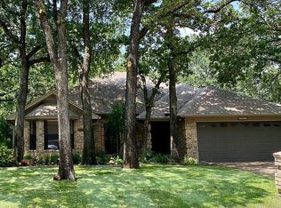 8017 Hunter Ln, North Richland Hills, TX 76182