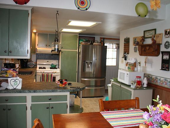 4th image of 754 W Park St