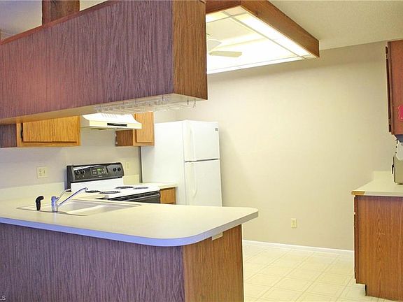 5th image of 5631 Foxlake Dr