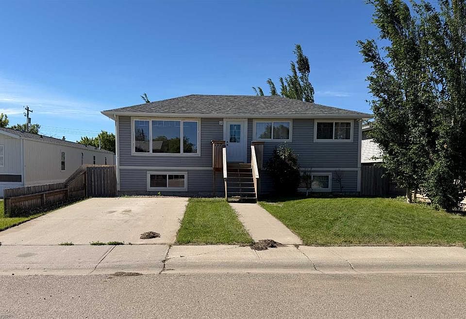 1st image of 127 2nd Ave N