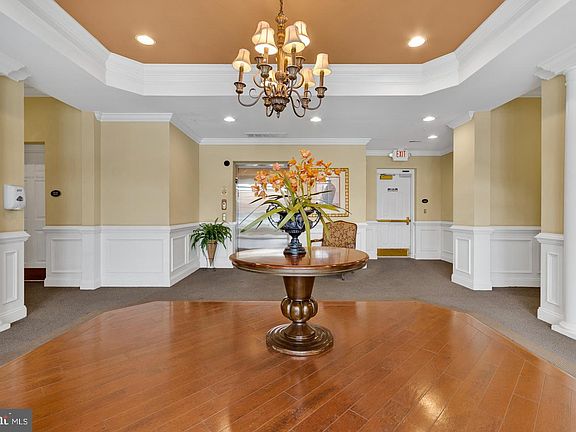 3rd image of 223 Garden Park Blvd