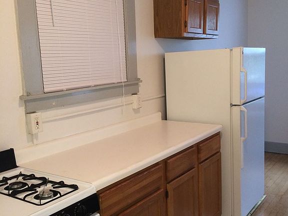 4th image of 1525 E Royall Pl APT 22