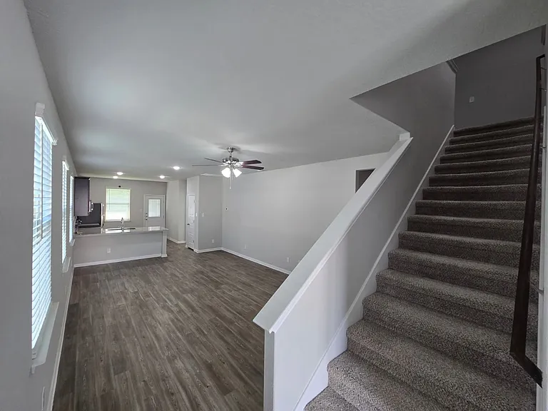 313 Caleb Ct — Photo 10
