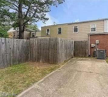 2nd image of 823 Lake Edward Dr