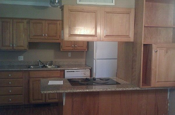 2nd image of 1608 E Fieldcrest Ln
