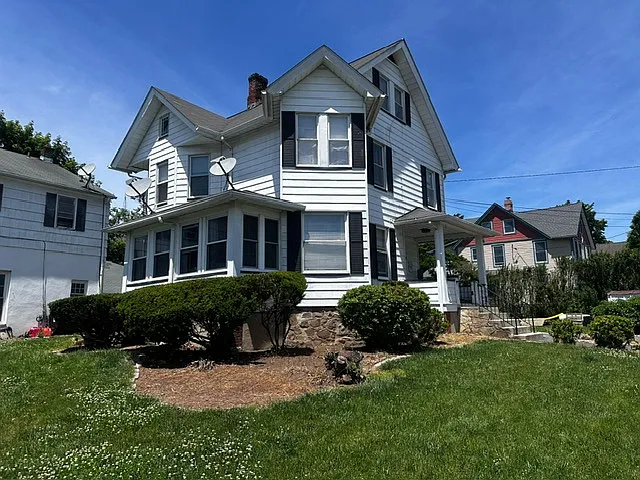 3 Dumont Rd — Photo 1