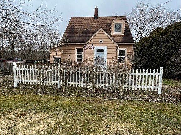 2nd image of 7490 Hitchcock Rd