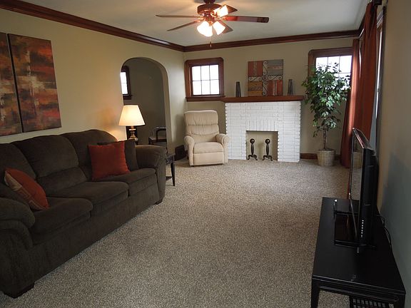 5th image of 233 Bartley Ave