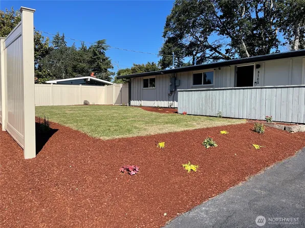 8105 Oakridge Drive SW, Lakewood, WA 98498
