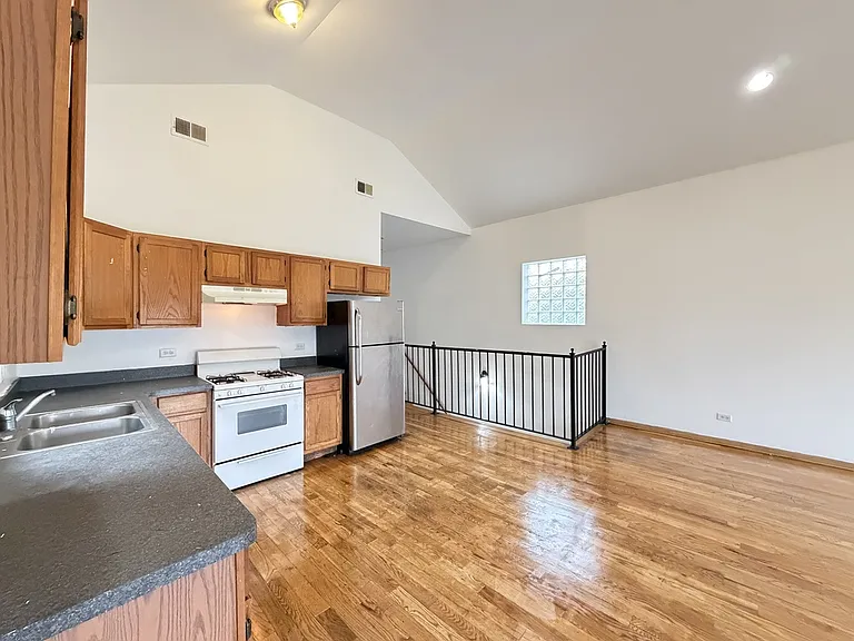 3100 W Polk St #4 — Photo 5