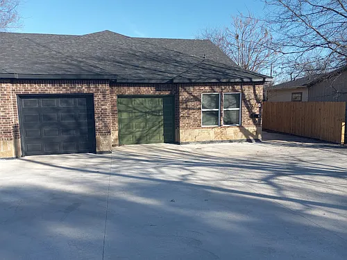221 San Angelo St #A Photo 1