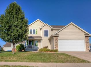917 NW Calista Dr, Grimes, IA 50111