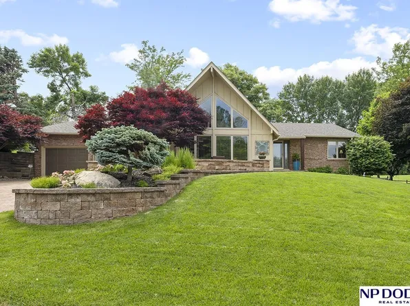 2723 Eagle Dr, Fremont, NE 68025