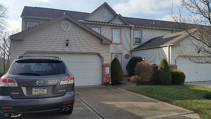Level entry townhome