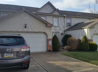 1174 Old Farm Rd, Lawrence, PA 15055