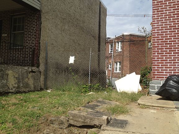 3rd image of 607 W Annsbury St