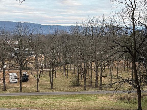 4th image of 509 Hill Haven Dr