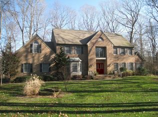 14 Sleepy Hollow Ln, West Windsor, NJ 08550
