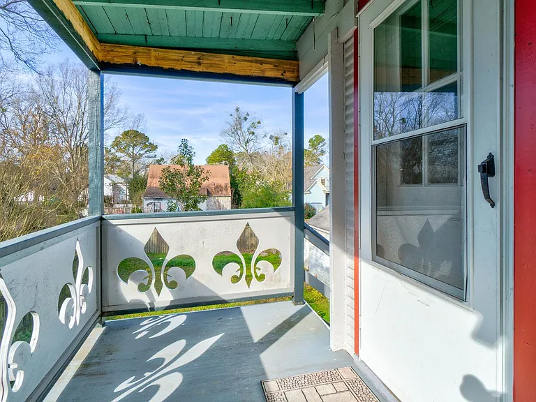 338 Main St #B — Photo 1