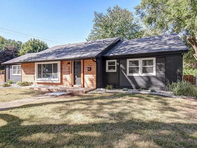 2751 S Wallis Smith Blvd — Photo 1