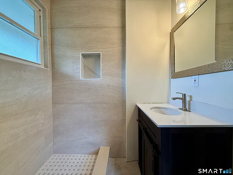 22 Hawthorne Ave — Photo 10