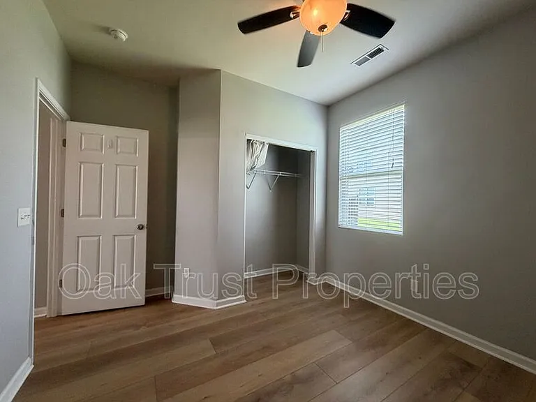 701 Greymohr Ln — Photo 10