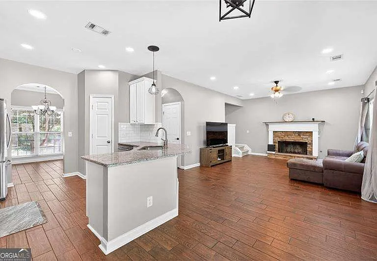 2865 Stonehenge Ct — Photo 8
