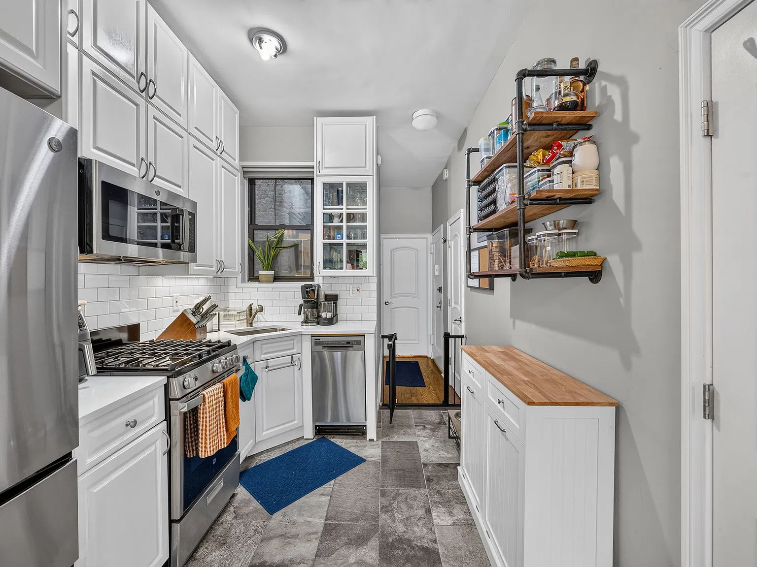 444 East 87th Street — Photo 4
