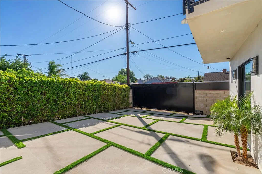 2 bed, 917 sqft, $3,000 — Photo 4